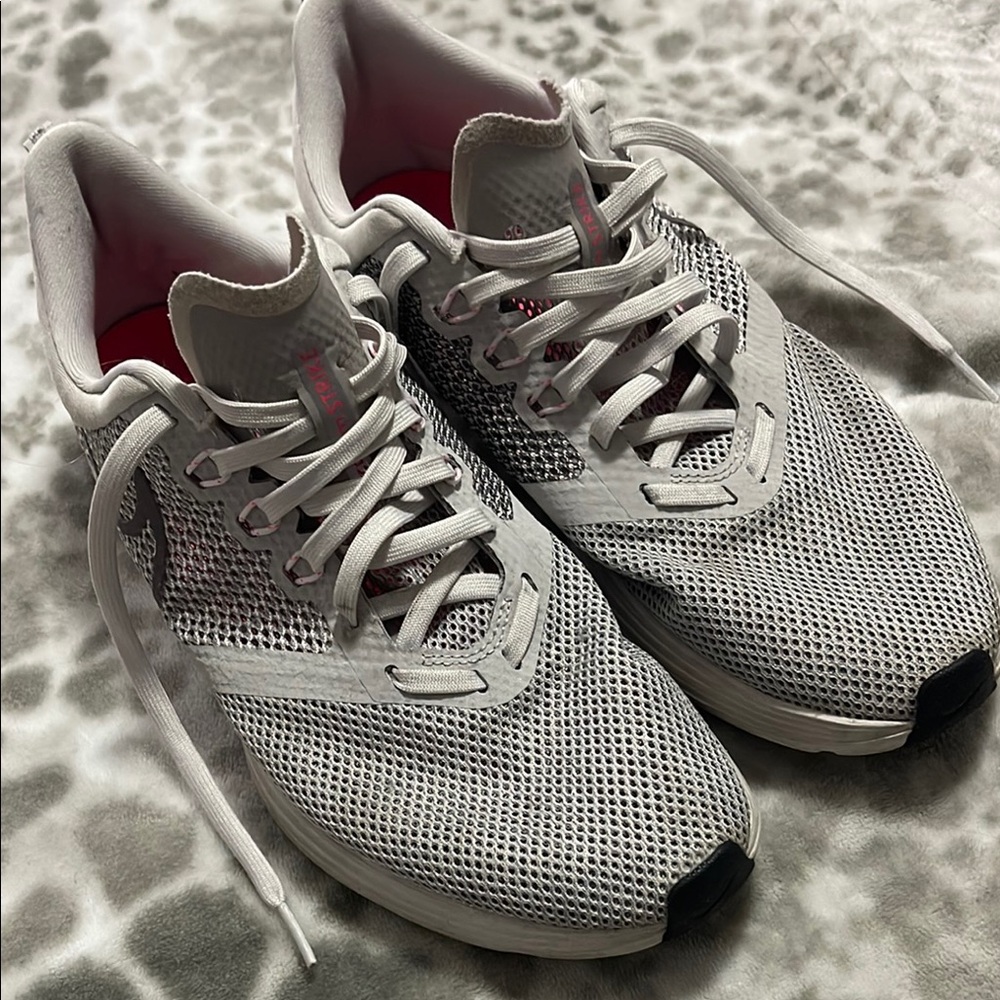Nike Zoom Strike Gray and Pink Athletic Shoes with Breathable Mesh Size 9.5
